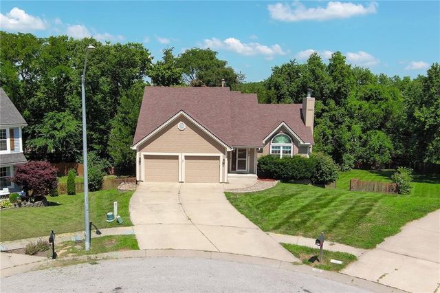 604 Hawthorne Place, Liberty, MO 64068