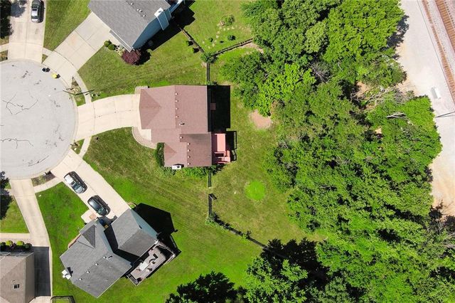 604 Hawthorne Place, Liberty, MO 64068