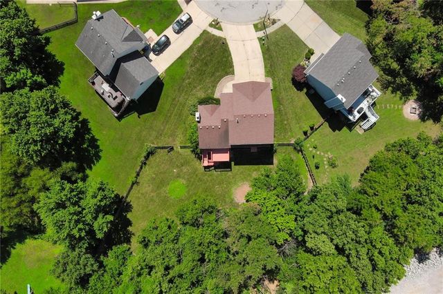 604 Hawthorne Place, Liberty, MO 64068