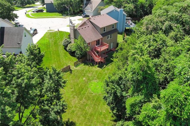604 Hawthorne Place, Liberty, MO 64068