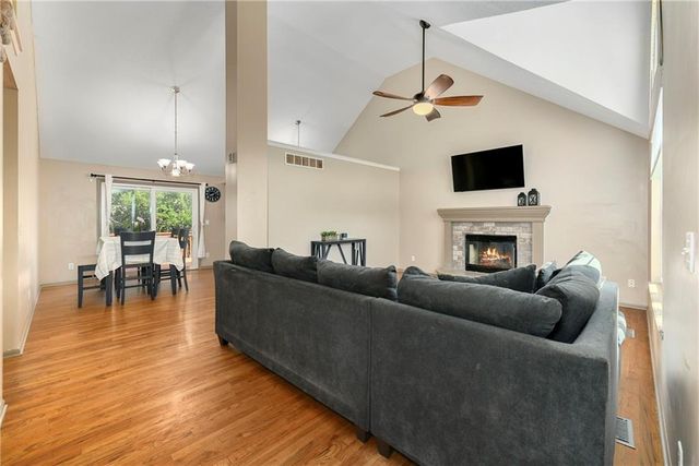 604 Hawthorne Place, Liberty, MO 64068