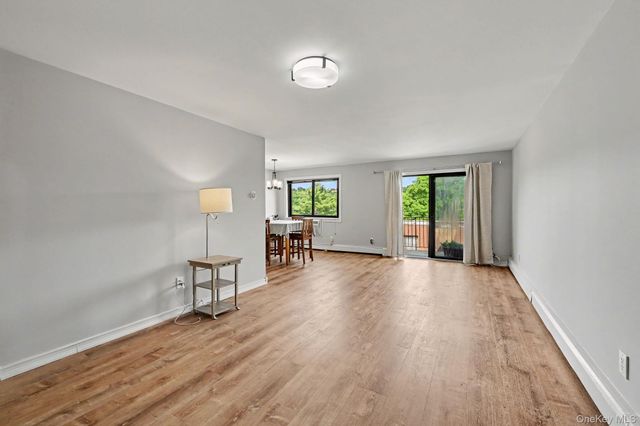 352 Central Park Avenue D11, Scarsdale, NY 10583