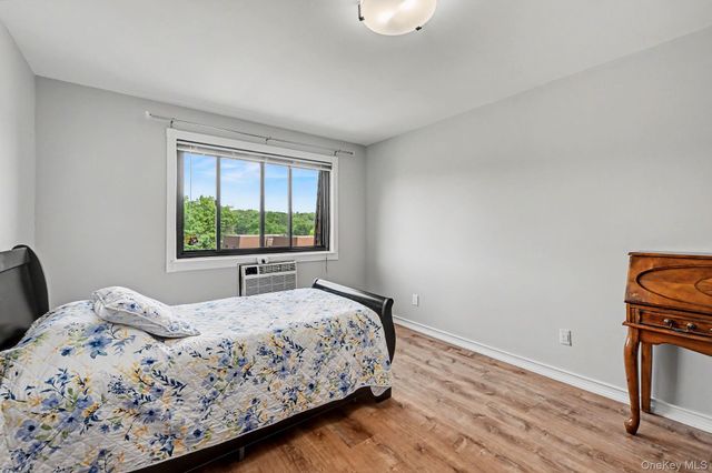 352 Central Park Avenue D11, Scarsdale, NY 10583