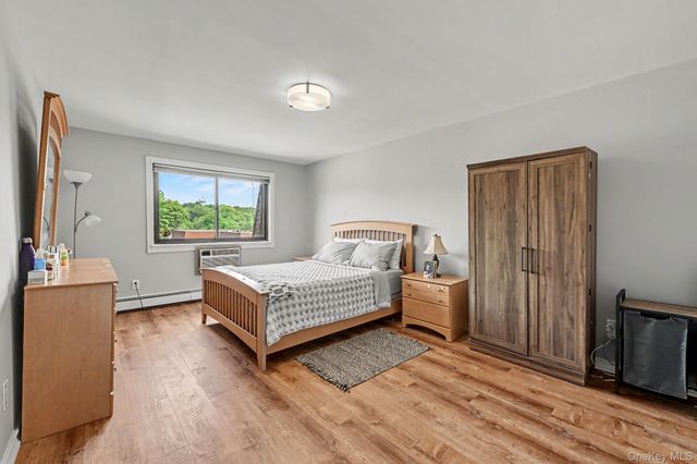 352 Central Park Avenue D11, Scarsdale, NY 10583