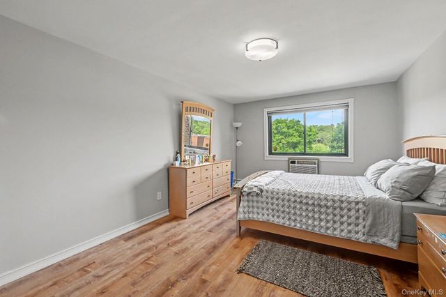 352 Central Park Avenue D11, Scarsdale, NY 10583