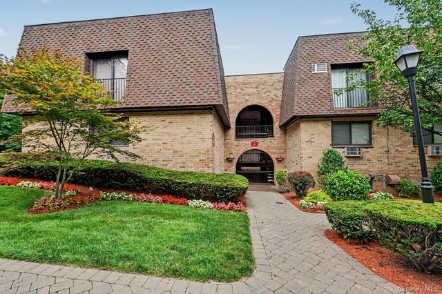 352 Central Park Avenue D11, Scarsdale, NY 10583