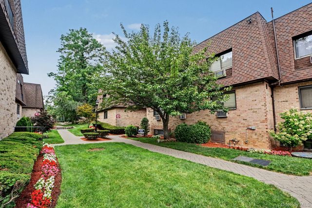 352 Central Park Avenue D11, Scarsdale, NY 10583