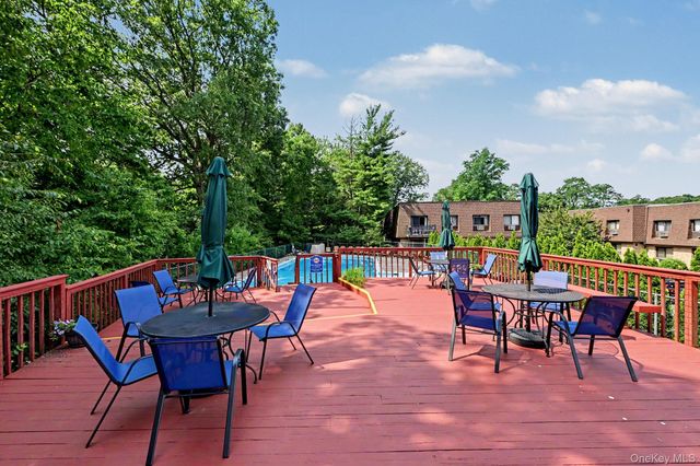 352 Central Park Avenue D11, Scarsdale, NY 10583
