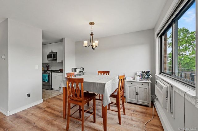 352 Central Park Avenue D11, Scarsdale, NY 10583