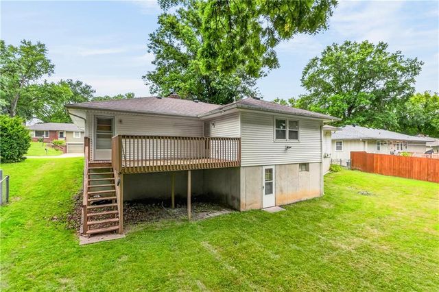 8029 Yecker Avenue, Kansas City, KS 66109