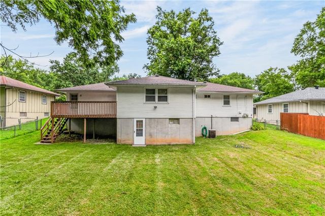 8029 Yecker Avenue, Kansas City, KS 66109