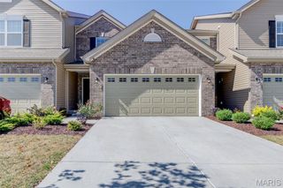 112 Deer Grove Court, St Peters, MO 63376