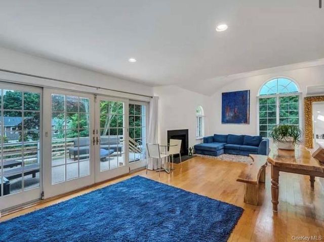 12 Ridge Lane, Hampton Bays, NY 11946