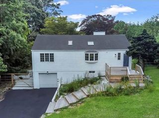 12 Ridge Lane, Hampton Bays, NY 11946