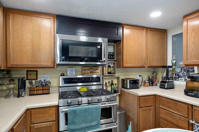 329 Douglas Fir Road, Ozark, MO 65721