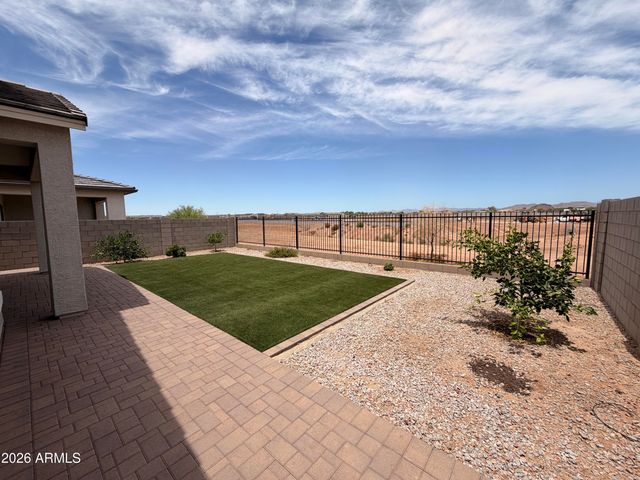 15628 W SMOKETREE Drive, Surprise, AZ 85387