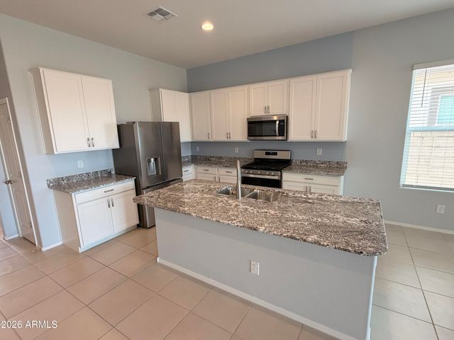 15628 W SMOKETREE Drive, Surprise, AZ 85387