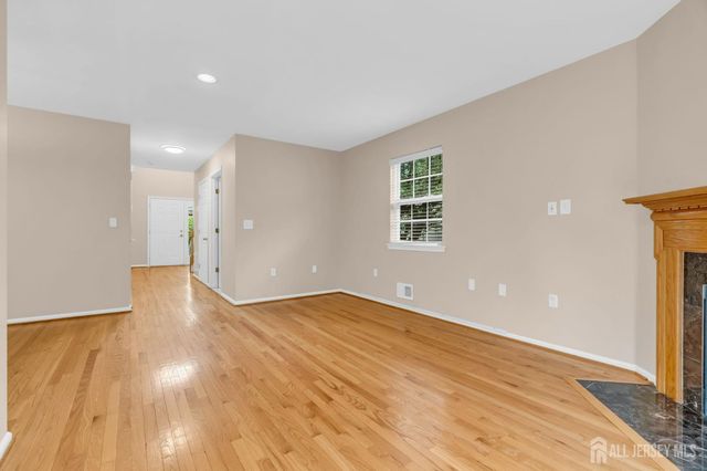 8 Edith Drive, Franklin Twsp, NJ 07416