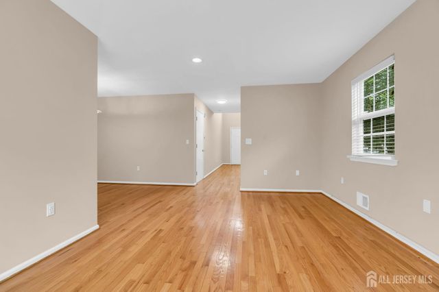8 Edith Drive, Franklin Twsp, NJ 07416
