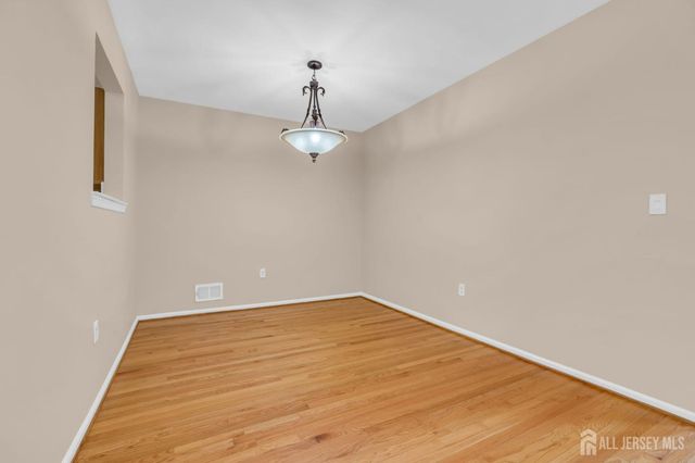 8 Edith Drive, Franklin Twsp, NJ 07416
