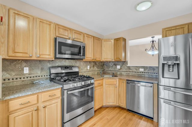 8 Edith Drive, Franklin Twsp, NJ 07416