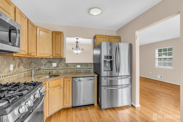 8 Edith Drive, Franklin Twsp, NJ 07416