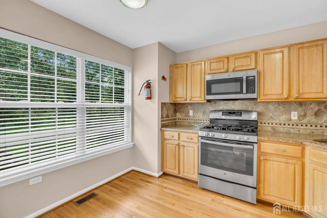 8 Edith Drive, Franklin Twsp, NJ 07416