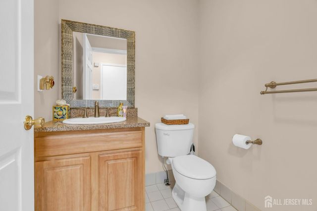 8 Edith Drive, Franklin Twsp, NJ 07416