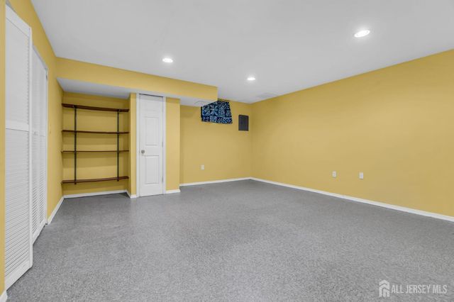 8 Edith Drive, Franklin Twsp, NJ 07416