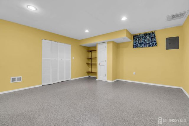 8 Edith Drive, Franklin Twsp, NJ 07416