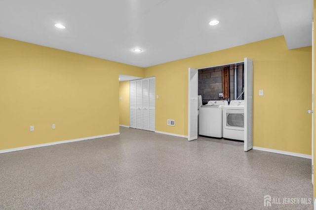 8 Edith Drive, Franklin Twsp, NJ 07416