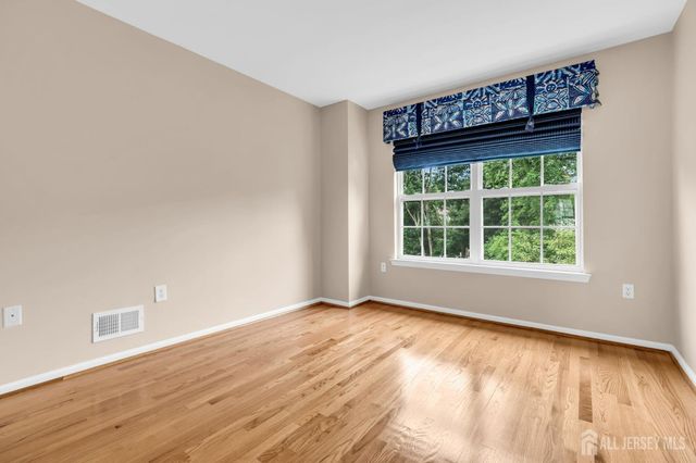8 Edith Drive, Franklin Twsp, NJ 07416