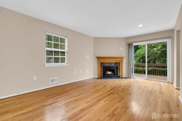 8 Edith Drive, Franklin Twsp, NJ 07416