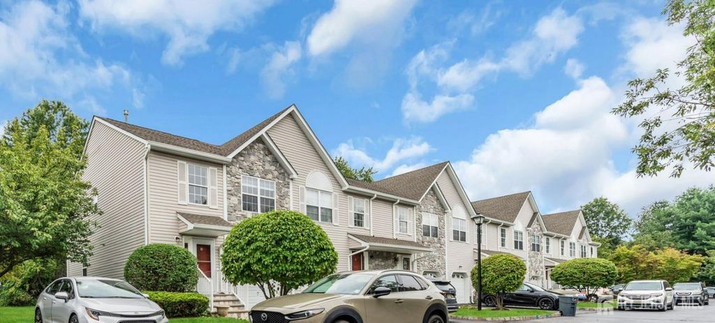 8 Edith Drive, Franklin Twsp, NJ 07416