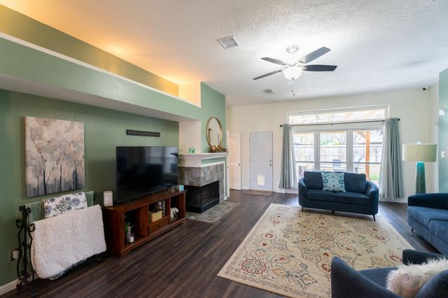 16039 Surrey Woods Drive, Friendswood, TX 77546