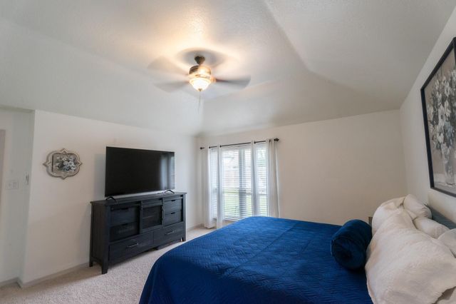 16039 Surrey Woods Drive, Friendswood, TX 77546