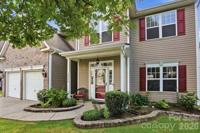 15320 Edgewater Forest Lane, Charlotte, NC 28278