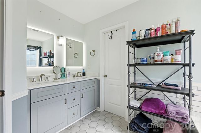 15320 Edgewater Forest Lane, Charlotte, NC 28278