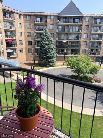 2601 Kenzie Terrace 228, Saint Anthony, MN 55418