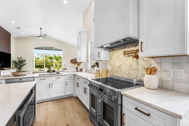 8198 Spyglass Drive, West Palm Beach, FL 33412