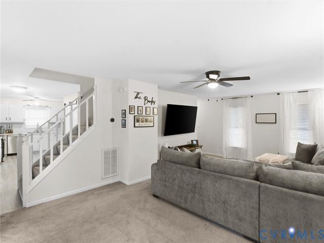 24204 Gloria Dr, Petersburg, VA 23803