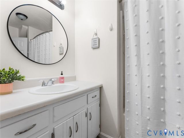 24204 Gloria Dr, Petersburg, VA 23803