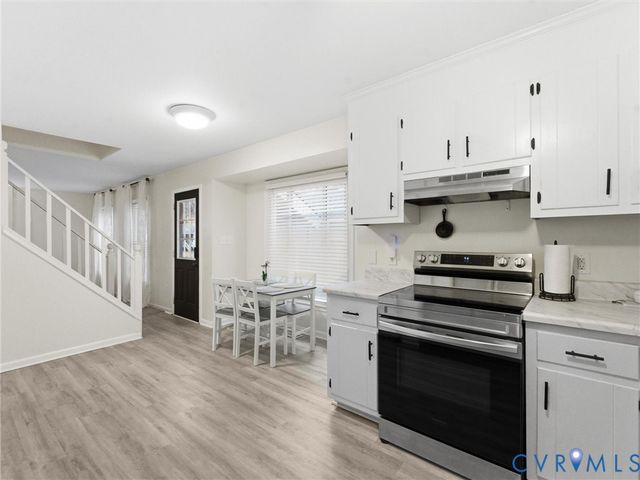 24204 Gloria Dr, Petersburg, VA 23803