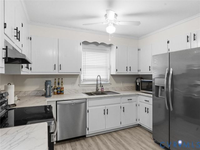 24204 Gloria Dr, Petersburg, VA 23803