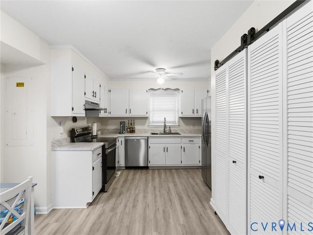 24204 Gloria Dr, Petersburg, VA 23803