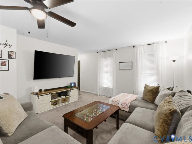 24204 Gloria Dr, Petersburg, VA 23803