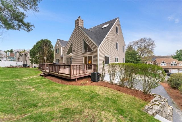 16 Lanes End 16, Natick, MA 01760