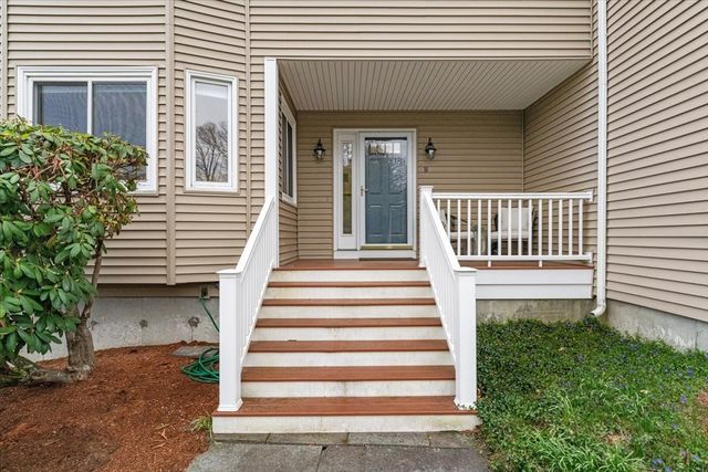 16 Lanes End 16, Natick, MA 01760