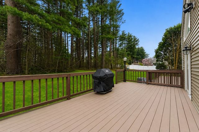 16 Lanes End 16, Natick, MA 01760