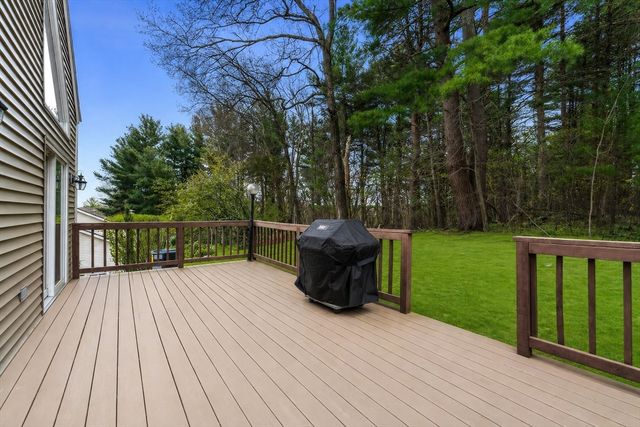 16 Lanes End 16, Natick, MA 01760